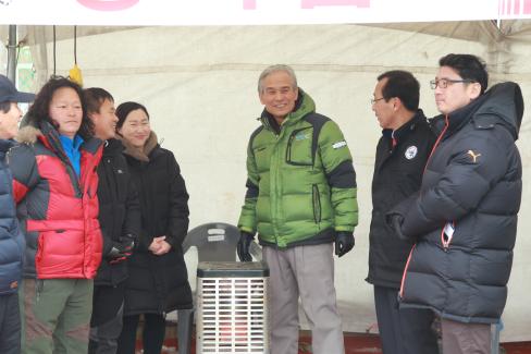 2014. 축구장 점검 및 선수단 격려 사진