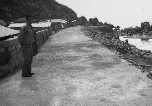 1970년대 축산면 축산리 마을 진입도로 정비 사업