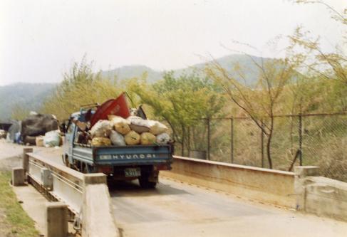 2001. 3월 축산면 자원재활용품 수거 사진