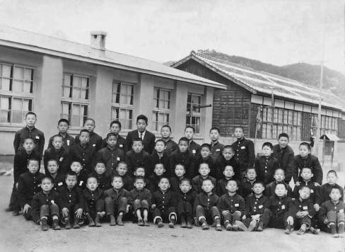 1965년 옥산국민학교 졸업식 기념