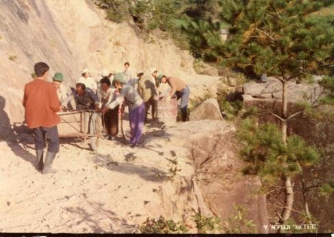 1980년 달산면 인곡동 상옥동 주민 자력농로 개설