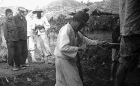 1957년 축산면 도곡리 우물 공사