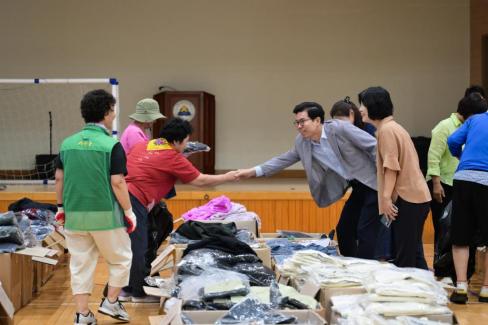 2025. 8. 4 축산면 산불피해 이재민 의류 지급 사진