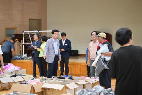 2025. 8. 4 축산면 산불피해 이재민 의류 지급 사진