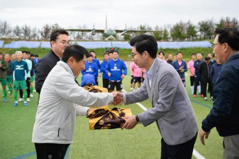 2025. 10. 18 자매결연도시 송파구-영덕군 친선 50.60대 축구경기 사진