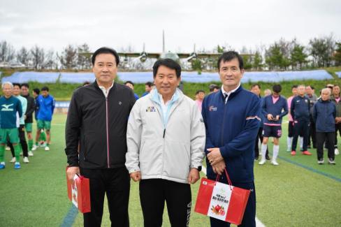 2025. 10. 18 자매결연도시 송파구-영덕군 친선 50.60대 축구경기 사진