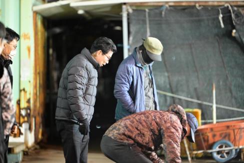 2025. 11. 29 강구수협, 북부수협 위판장 사진