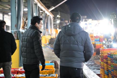 2025. 11. 29 강구수협, 북부수협 위판장 사진