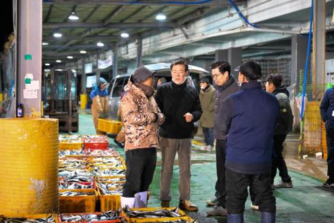 2025. 11. 29 강구수협, 북부수협 위판장 사진