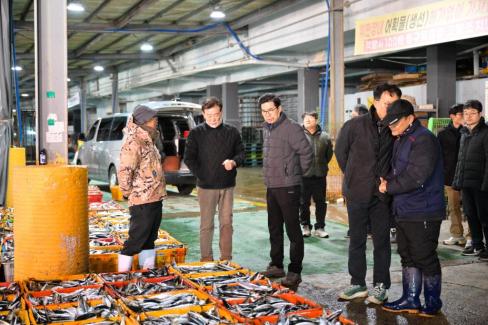 2025. 11. 29 강구수협, 북부수협 위판장 사진