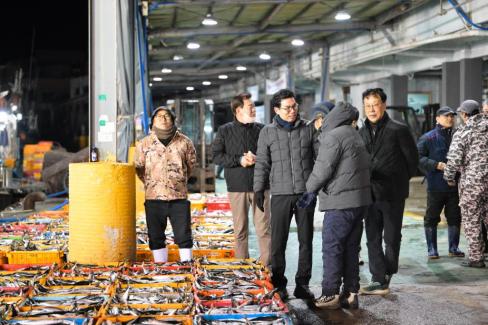 2025. 11. 29 강구수협, 북부수협 위판장 사진