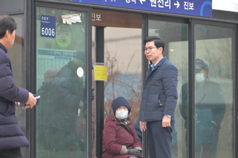 2026. 2. 14 영덕버스 어르신 격려 사진