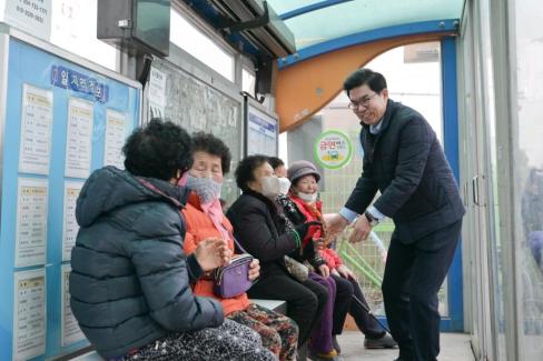 2026. 2. 14 영덕버스 어르신 격려 사진