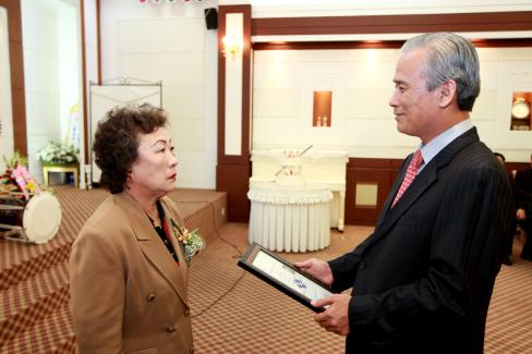 2009. 11. 30 경상북도 무형문화제 지정서 수여