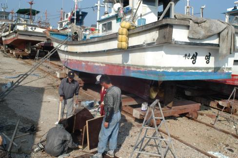 2004. 11월 축산항 어선 건조 현장